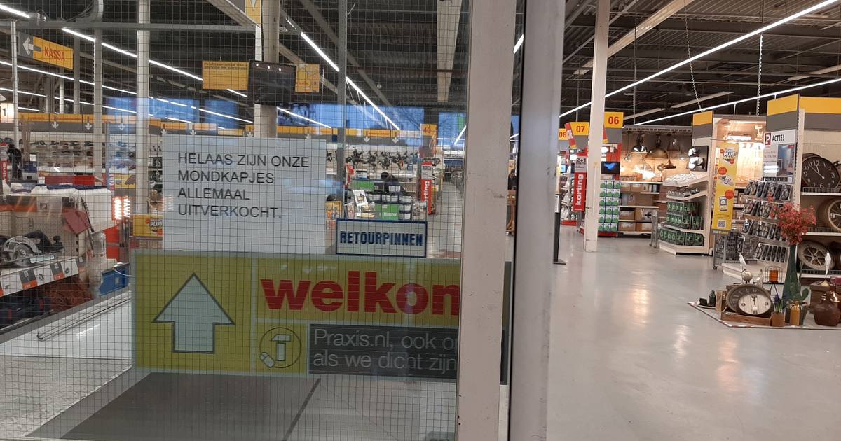 Mondkapjes niet om te slepen bij drogisten en bouwmarkten in Eindhoven | Eindhoven | ed.nl