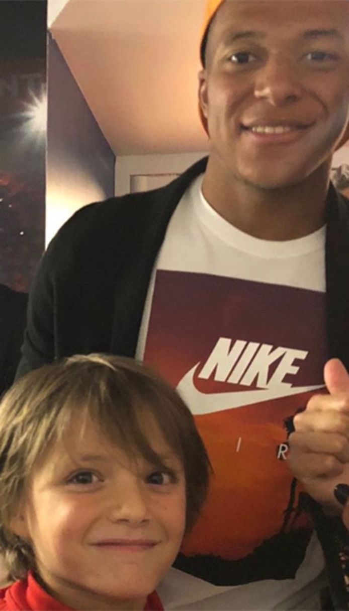 Le fils de Marc Lavoine lance sa chaîne YouTube à neuf ans | People