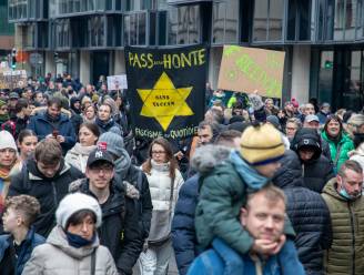 Europese joden reageren met afschuw op afbeelding gele ster tijdens coronabetoging