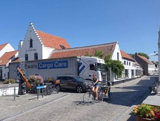 Zo wil Brugge sluipverkeer door Lissewege aanpakken: dorpskern wordt zone voor plaatselijk verkeer