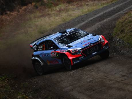 Neuville gagne du terrain sur Mikkelsen