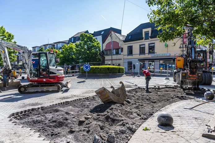 nieuwe-opgravingen-aan-rotonde-oude-vest-zorgen-voor-commotie-weken