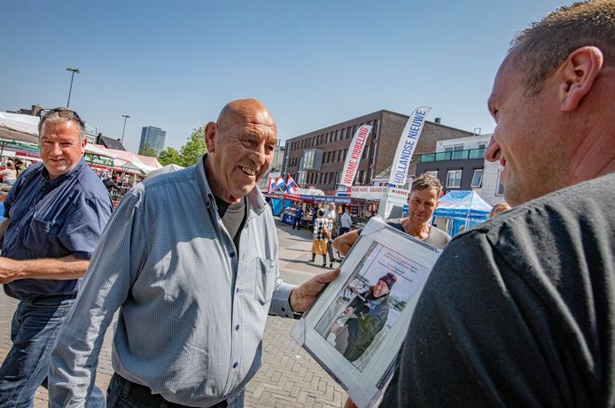 Rinus Van Bakel werd zaterdag in het zonnetje gezet op de Woenselse Markt.