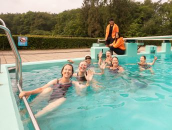  Buitenzwembad in Baarn weer geopend