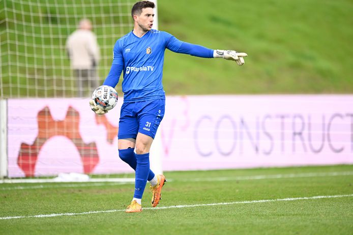Nacho Miras, de Spaanse doelman van SK Deinze, had dit seizoen liever wat meer clean sheets laten noteren.