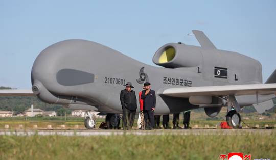 Honderden prefabbarakken voor goedkope arbeid: hoe Noord-Korea zijn mensen inzet in Russische oorlogsindustrie