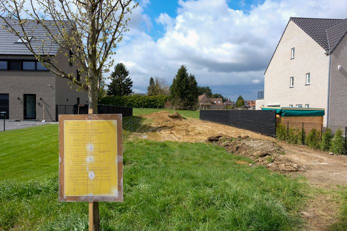 In het binnengebied tussen de Vossemlaan en de Waalsestraat wilde een projectontwikkelaar 17 woningen bouwen.