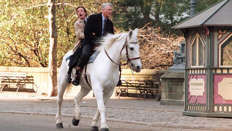Michael J. Fox en Barry Bostwick in Spin City. Beeld  
