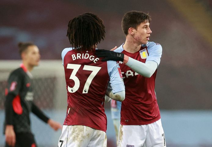 Sil Swinkels na zijn officiële debuut voor Aston Villa.