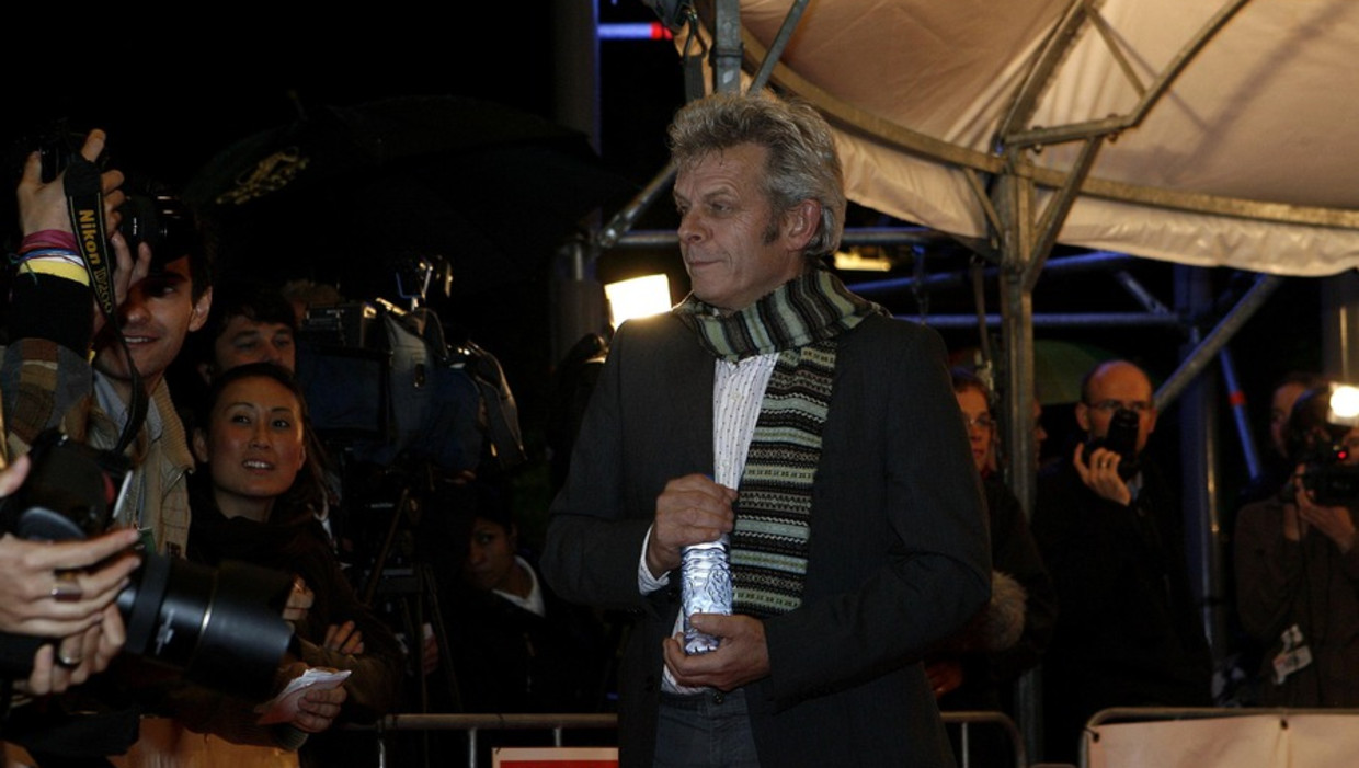 Alex van Warmerdam op de rode loper in 2006, toen zijn film Ober werd genomineerd voor een Gouden Kalf. © ANP Beeld 