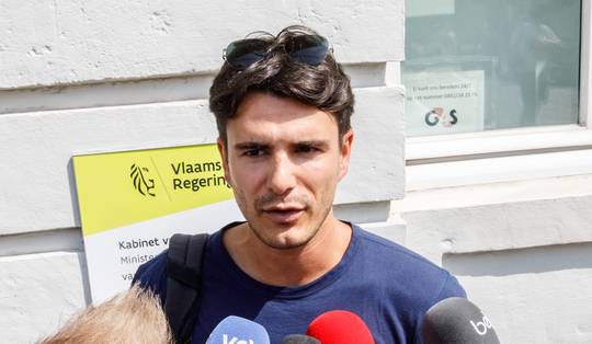 Conner Rousseau (Vooruit): ‘Constructief gesprek gehad met De Wever, we hopen dat we eruit raken vanavond’