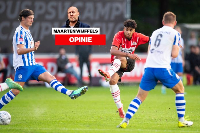 Jong PSV speelde maandag tegen FC Eindhoven.