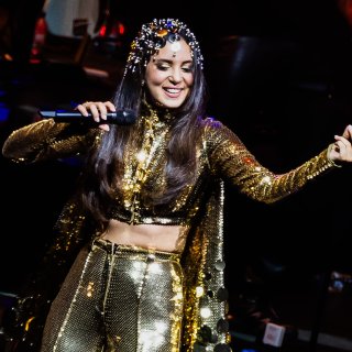 Karsu zingt een duet met Willeke Alberti in het Concertgebouw: ‘Ik voel me boven alles Amsterdammer’