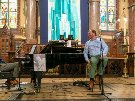 Jelle Leistra zingt ‘Op een mooie pinksterdag’ op tweede pinksterdag in de Adriaanskerk 