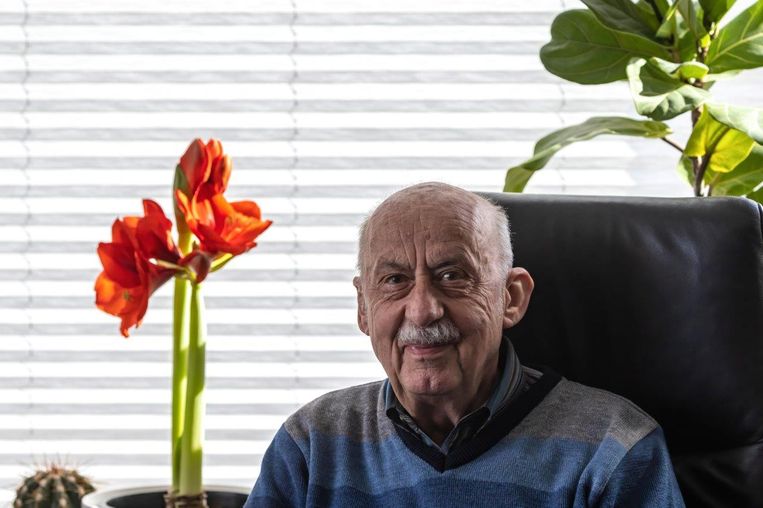  Theo op zijn tachtigste verjaardag. Beeld 