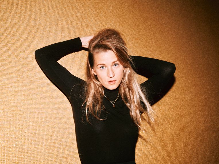 Selah Sue: ‘Altijd maar moeten blijven geven, een mens is daar niet voor gemaakt. Niets in de natuur staat het jaar rond in bloei.’ Beeld Thomas Sweertvaegher