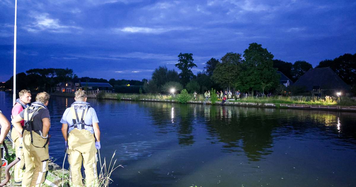 Grote zoekactie naar te water geraakte persoon in Hazerswoude-Rijndijk