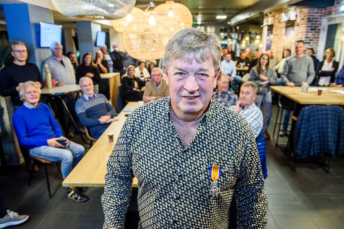 Theo Busch, voorzitter voetbalvereniging Vogido, is benoemd tot Ridder in de Orde van Oranje-Nassau.