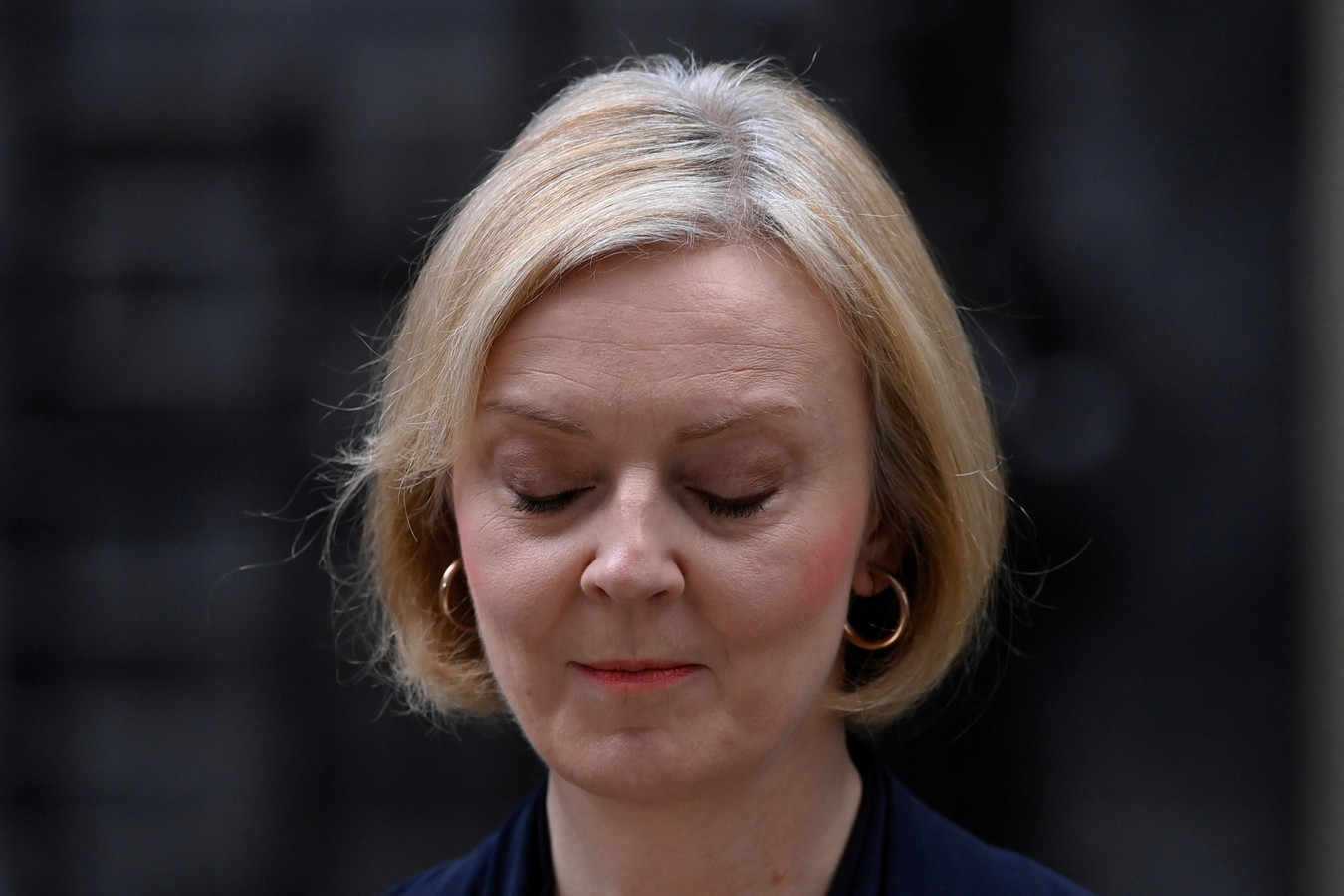 Liz Truss Stapt Na Zes Weken Op Als Premier Van Groot Brittannië Foto Adnl 