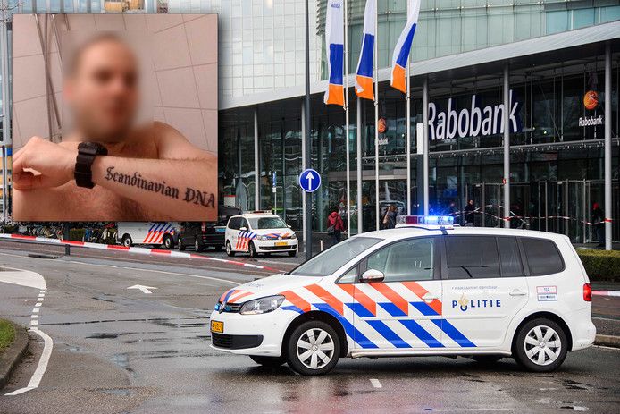 Politie zet de Croeselaan af op de plek waar Rabobankmedewerkster Corrie van den Brink is doodgestoken. Inzet: Lukasz S.