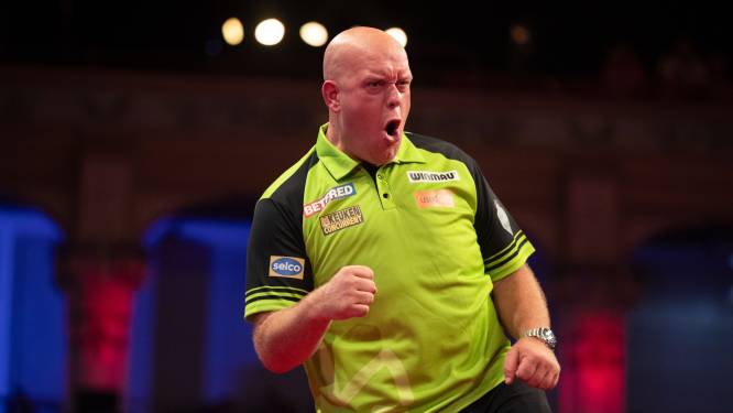 Michael van Gerwen naar halve finale na zenuwslopende partij tegen Nathan Aspinall 