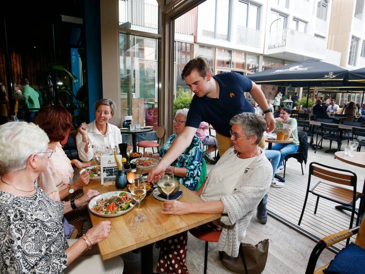 Op 95 kilometer van de kust zit misschien wel de beste strandtent van Nederland: ‘Welk een climax!’ 