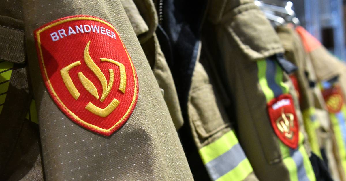 Hulpdiensten zetten zoekactie op touw vanwege mogelijke drenkeling in Belterwijde bij Wanneperveen