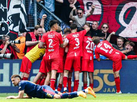Ajax sluit rampseizoen af met kansloze nederlaag bij Twente en is veroordeeld tot voorronde Europa League