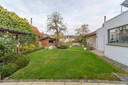 WINGENE: Royale woning met handelsruimte in het centrum, te koop via Madou Vastgoed.