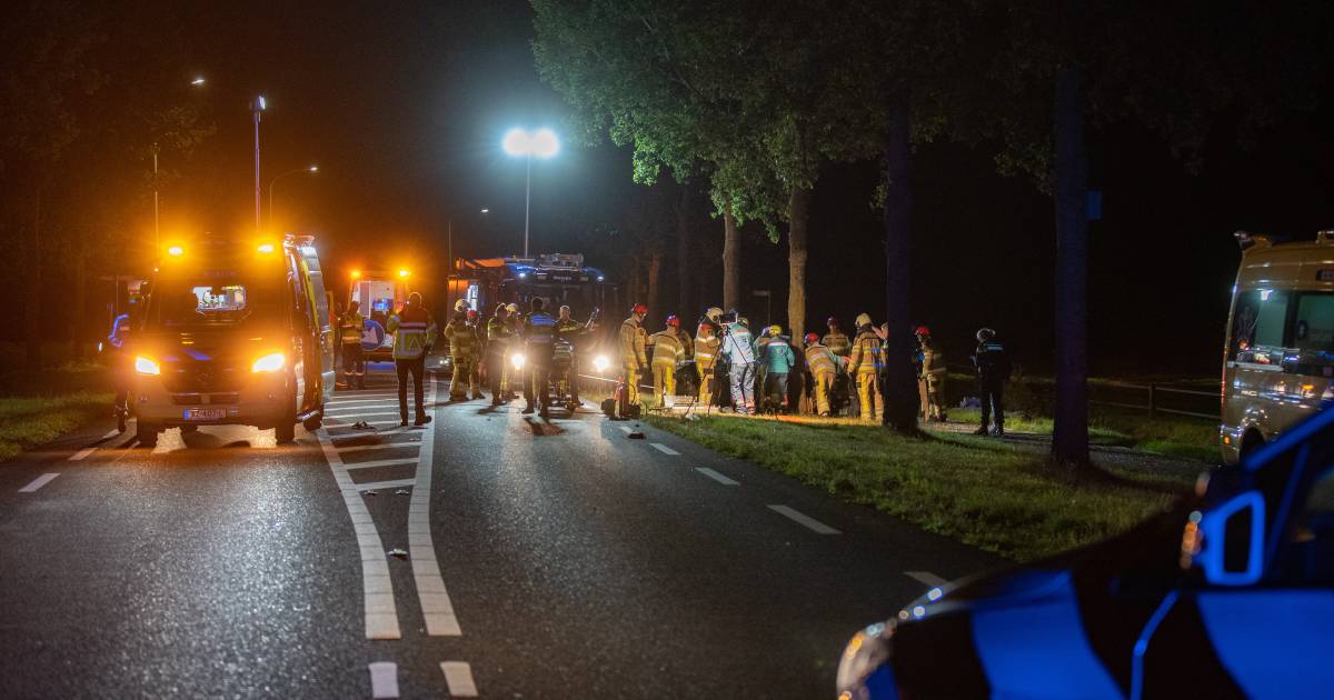 Politie over crash met vijf zwaargewonden bij Raalte: bestuurder was minderjarig en had geen rijbewijs .