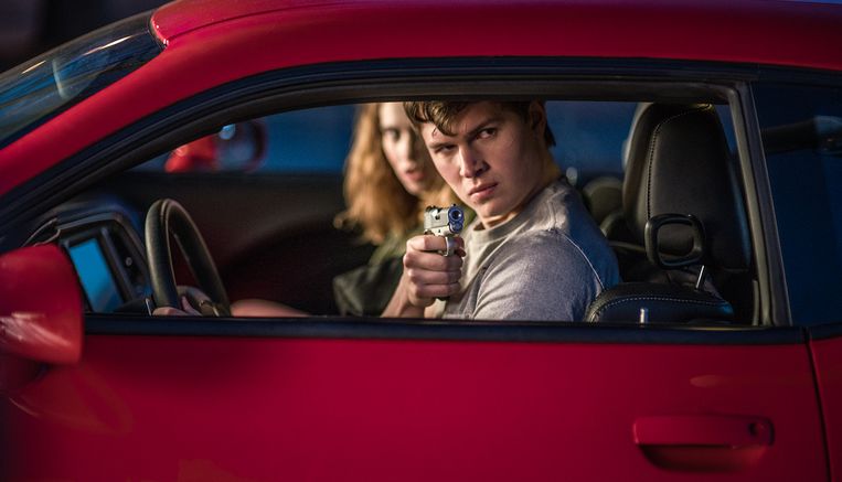 Lily James en Ansel Elgort in Baby Driver van Edgar Wright Beeld 