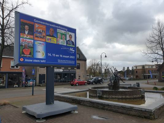 Verkiezingsborden op Den Deel in Made.