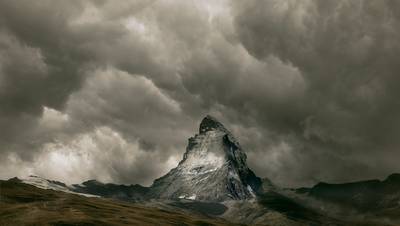 Alpen zetten zich schrap voor zware “Föhnstorm”: rukwinden boven 140 km/u en tot 200 mm neerslag