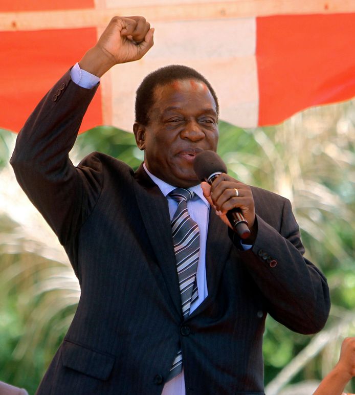 Wie is Emmerson Mnangagwa, de nieuwe opvolger van Mugabe.