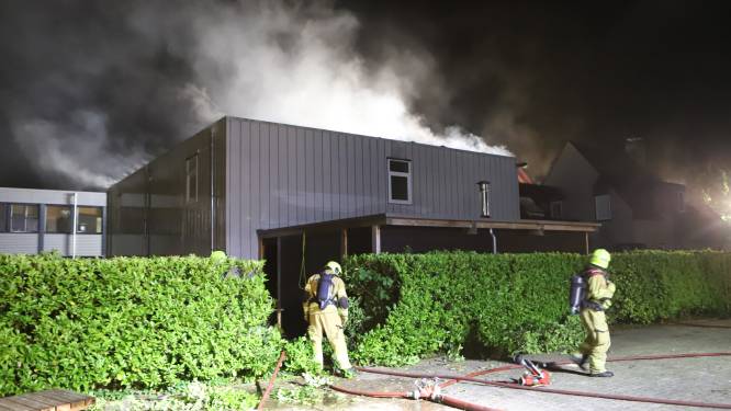 Grote brand in bedrijfspand in Nijkerk