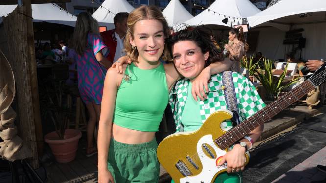 IN BEELD. Zenuwen staan strak gespannen bij genomineerden ‘Zomerhit’