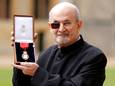 L’écrivain britannique Salman Rushdie lors d’une remise de décoration au Royaume-Uni.