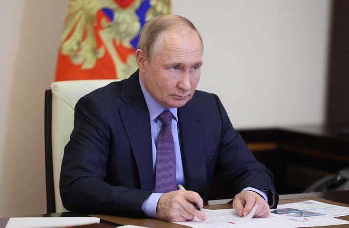 De Russische president Vladimir Poetin. Rusland schort zijn deelname aan het laatste nog functionerende ontwapeningsverdrag met de Verenigde Staten op.