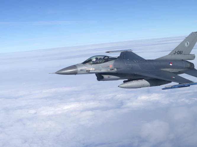 Amerikaan (29) draait door in vliegtuig, F-16's schieten te hulp