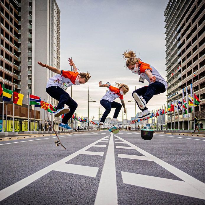 De skateboarders Keet Oldenbeuving (L), Candy Jacobs (M) en Ross Zwetsloot (R) in de straten van Tokio.
