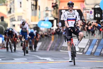 De fiets van de winnaar: ontdek alles over ‘de goedkope Merida’ waar Matej Mohoric Milaan-Sanremo mee won