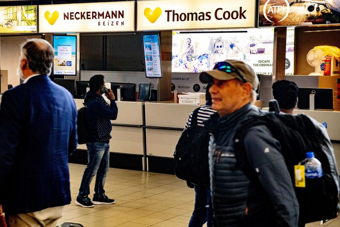 De Neckerman/Thomas Cook balie op Schiphol is gesloten.