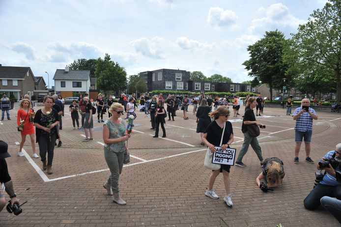 Demonstratie Animalrights na stalbrand Nederweert.