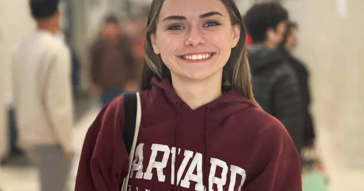 18-летняя Скай родилась в тюрьме, но теперь начала изучать право в лучшем Гарвардском университете, получая полную стипендию |  снаружи