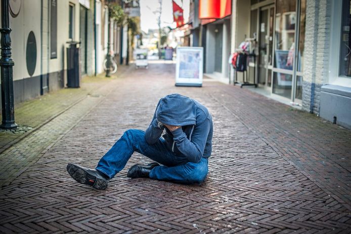 De confrontatie met mensen die op straat afwijkend gedrag vertonen, kan angst inboezemen. Maar volgens Parnassia zijn de meeste mensen niet gevaarlijk.