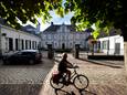 Het Hof van Solms, een monumentaal stadspaleisje aan de Koestraat in Oirschot, wordt verbouwd tot twintig woningen.