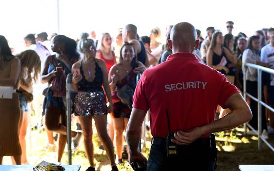 Chaos op Vestiville: burgemeester verbiedt Lommels festival