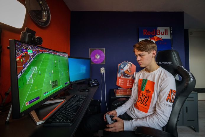 Geld verdienen met gamen? Dit is de wonderlijke wereld van voetballer ...