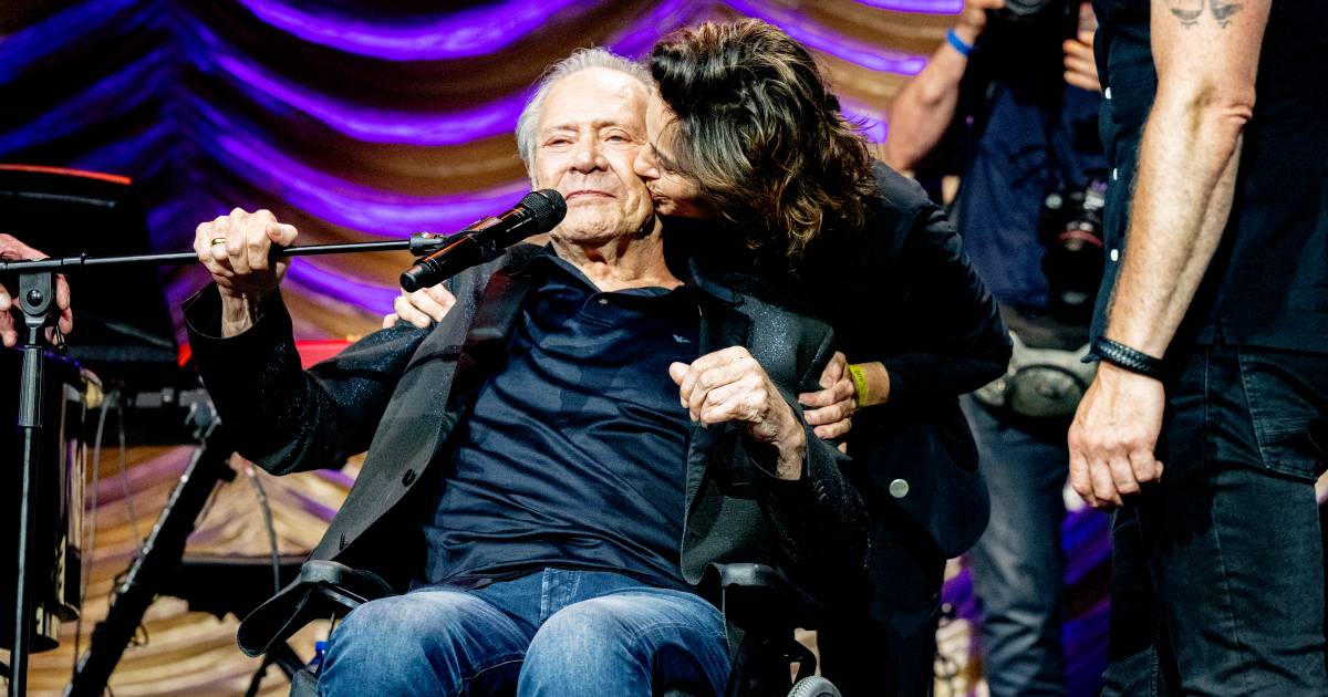Rob de Nijs kan door Parkinson ‘geen stap meer zetten’ Show AD.nl