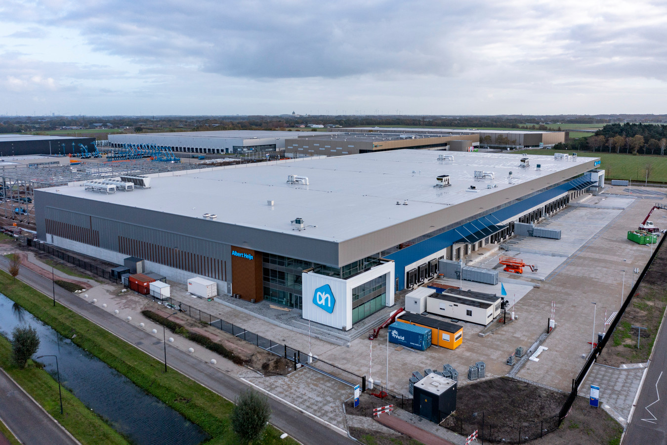 Nieuw distributiecentrum Albert Heijn in Oud Gastel in gebruik genomen
